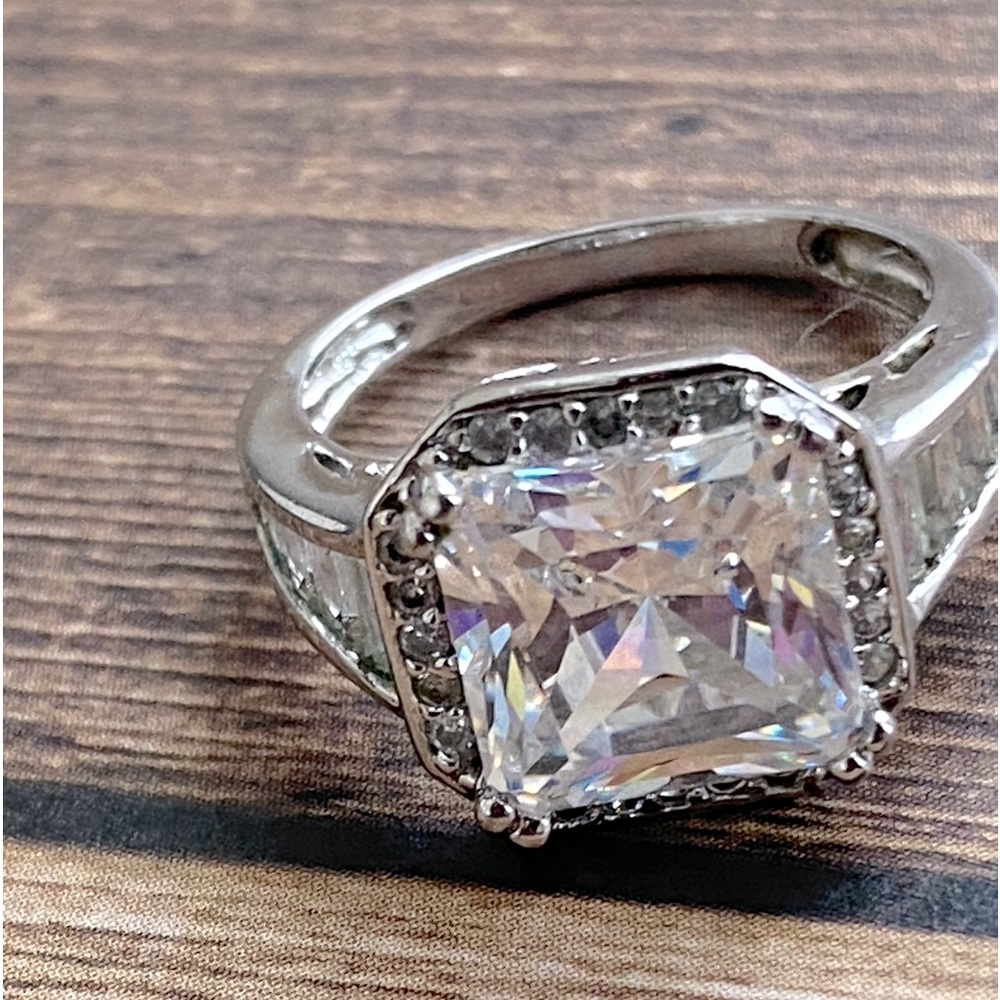 Square Cut Silver - Picture 4 of 5
